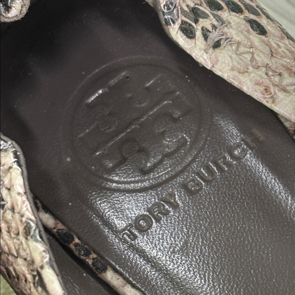 Tory Burch Python Pattern Flats Sz 6 Excellent Co… - image 3